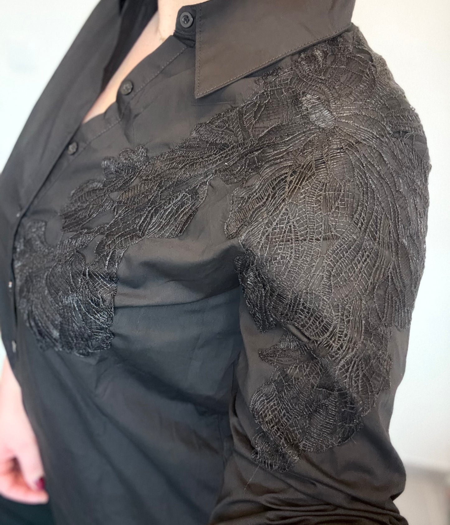 Chemise noir brodé Ambre